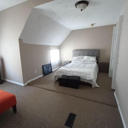Cozy Updated 3-Br Apartment Near Peace Bridge بوفالو المظهر الخارجي الصورة