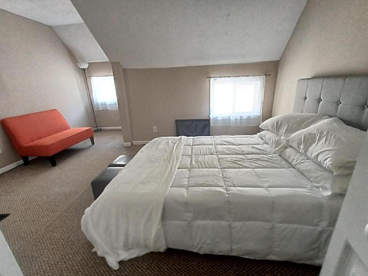Cozy Updated 3-Br Apartment Near Peace Bridge بوفالو المظهر الخارجي الصورة